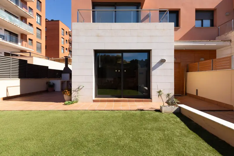 Casa en Venta Can Querol Polinya 5 Dormitorios Jardin Piscina