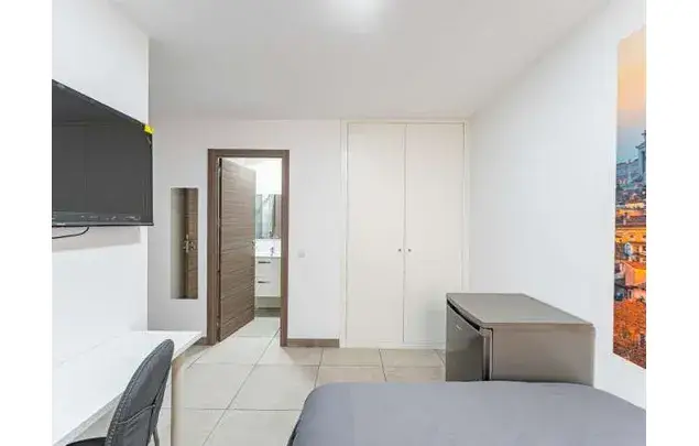 Alquiler Habitacion 450m Madrid 18 habitaciones Amueblado