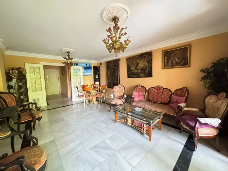 Apartamento 4 Dormitorios Marbella Centro Venta