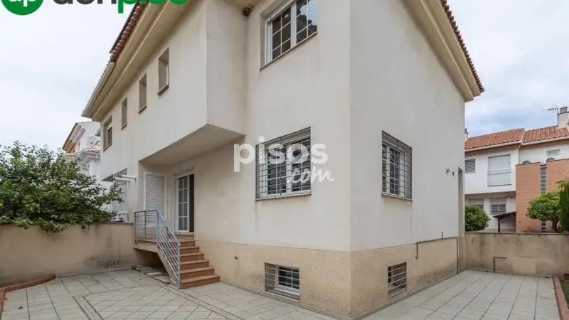 Casa en venta en Armilla junto al CC Nevada