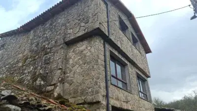 Casa Pareada 300m2 para Reformar 4 Dorm 2 Baños Luintra