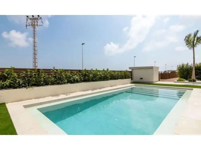Villa en Venta Los Altos Torrevieja 3 Dormitorios Piscina Privada