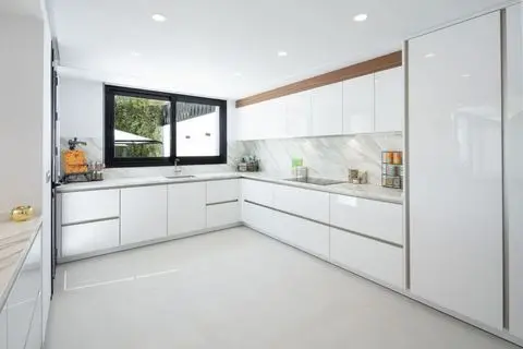Villa Moderna en Nueva Milla de Oro Estepona