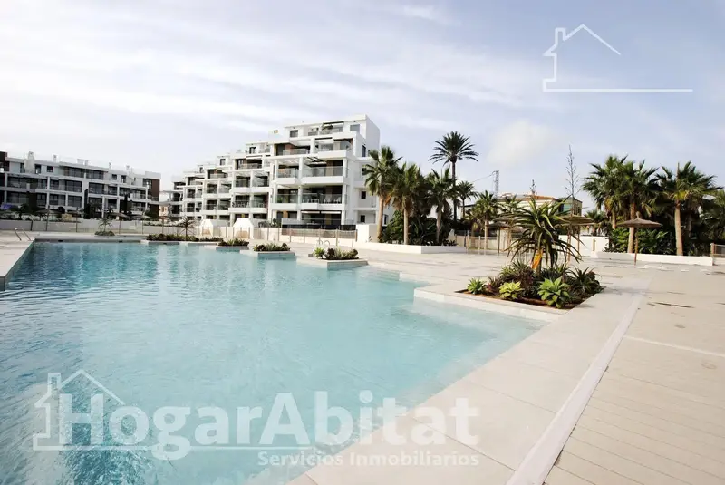 Moderno Piso en Denia con Piscina y Terraza