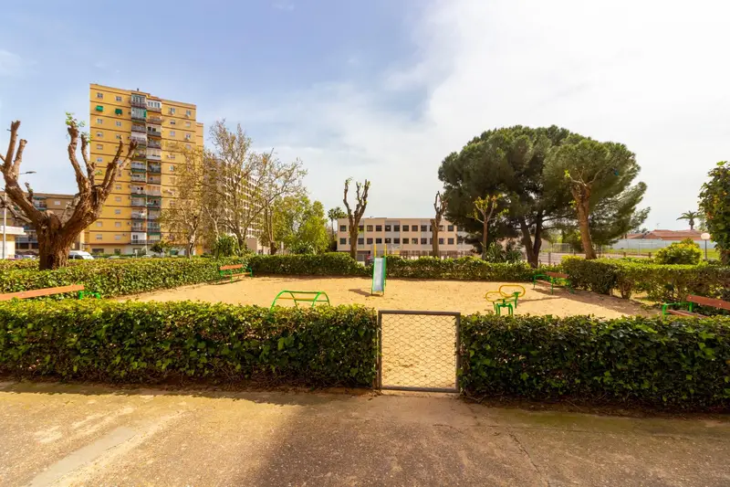 Venta Piso Amplio San Fernando Badajoz 4 Dormitorios Terraza Vistas