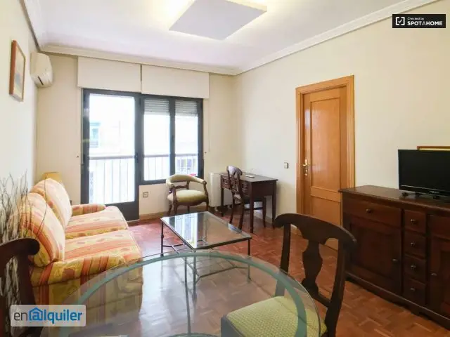 Madrid elevator apartment rental