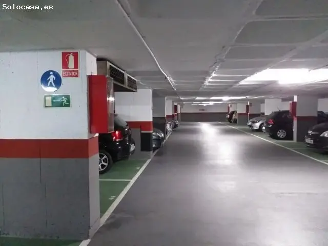 Alquiler Plaza Parking Estaciones Coche Mediano Vigilancia Puerta Automatica