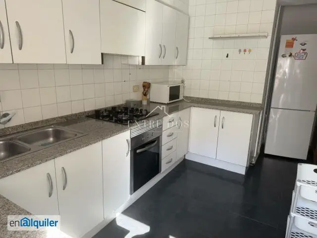 Alquiler Piso Estudiantes 4 Dormitorios Terraza Ascensor Sur