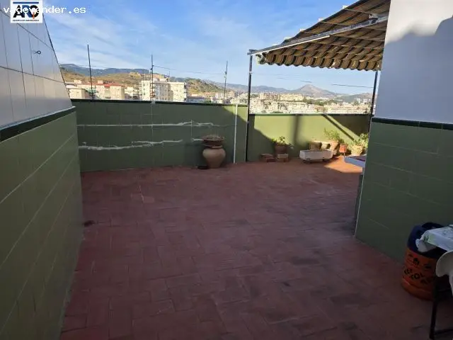 Casa Mata en Granja Suarez Malaga: 3 Dormitorios, Terrazas y Sótano