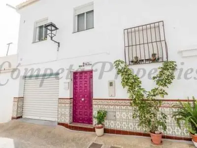 Casa familiar con garaje en Competa
