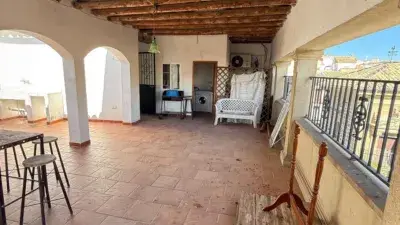 Ático en venta en Úbeda: 2 dormitorios, terraza 80m², reformado