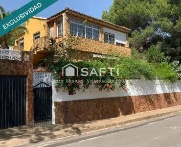 Chalet con Piscina Privada en Montes del Palancia