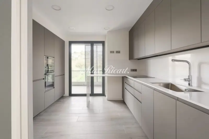 Apartamento Obra Nueva Esplugues 133m2 Terraza Vistas Espectaculares