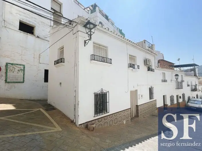 Casa Rural con 2 Dormitorios en Sayalonga