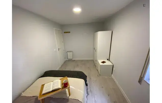 Alquiler Apartamento 6 Dormitorios Madrid Lucero