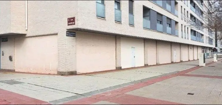 Venta Local Comercial en Portillejo Logroño 400m2