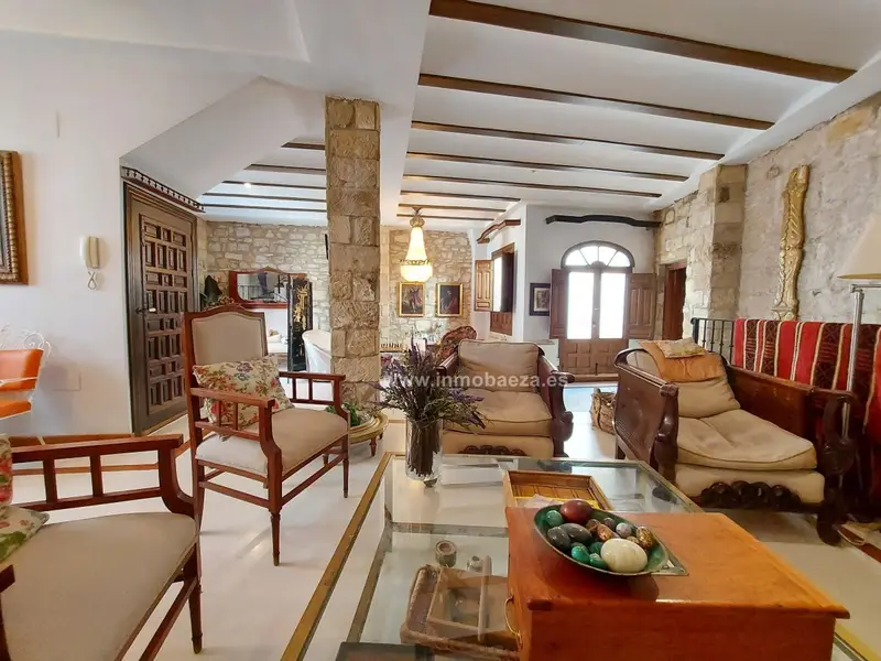 Venta Casa con Chimenea en Centro Baeza 5 Dormitorios 5 Baños