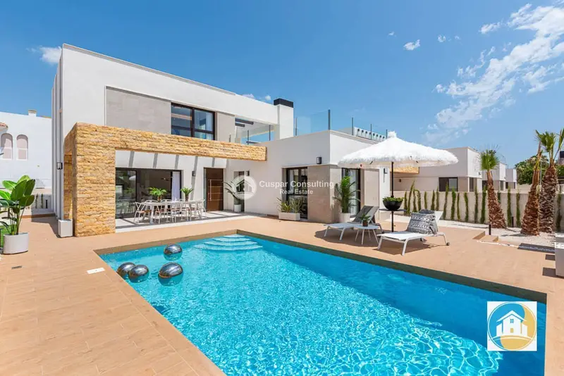 Villa de Lujo en Venta 3 Dormitorios 3 Baños Ciudad Quesada