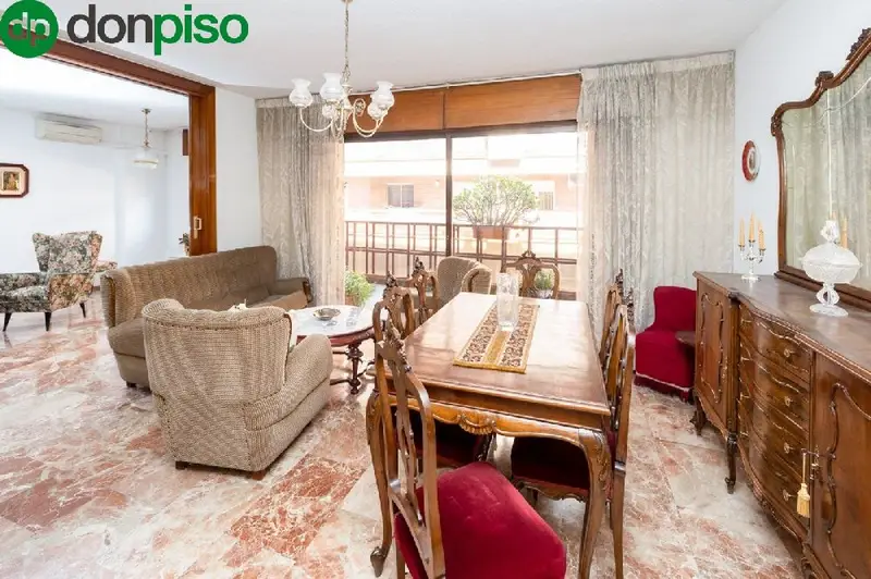 Venta Piso 4 Dormitorios 2 Baños Terraza Garaje Granada Constitucion