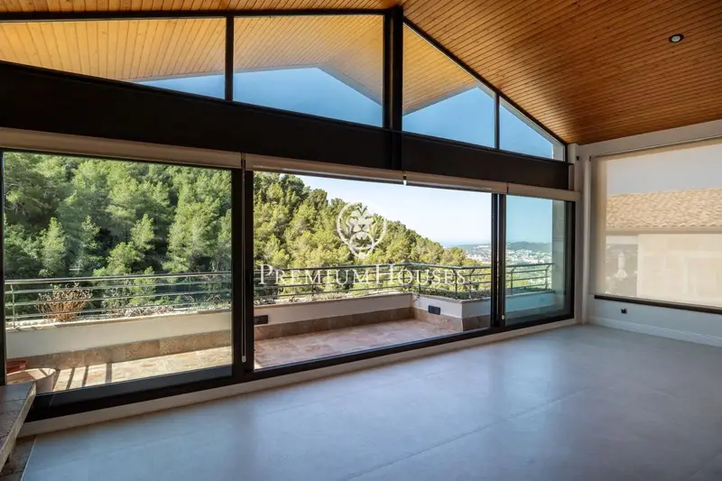 Chalet en venta en Sitges con vistas al mar y piscina
