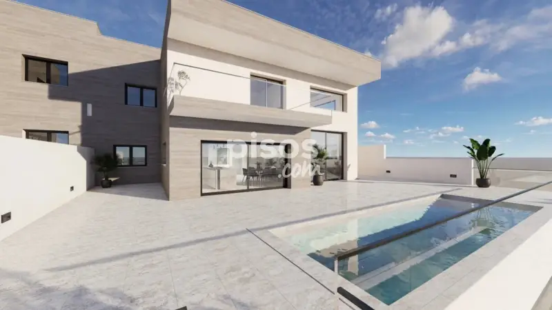 Casa en Venta en La Zubia con Piscina y Vistas a Sierra Nevada