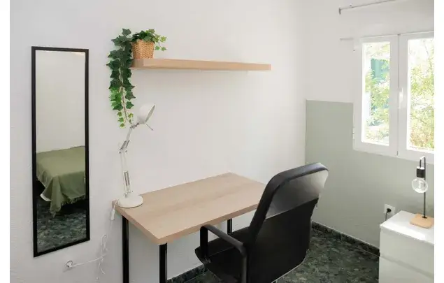 Habitacion 97m2 Granada Alquiler Media Larga Duracion
