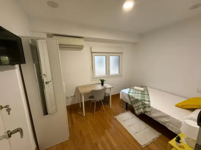 Habitacion Alquiler Almeria Centro 5 Dormitorios 2 Banos