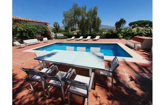 Villa de Lujo en Nueva Andalucía 4 Dormitorios 592m²