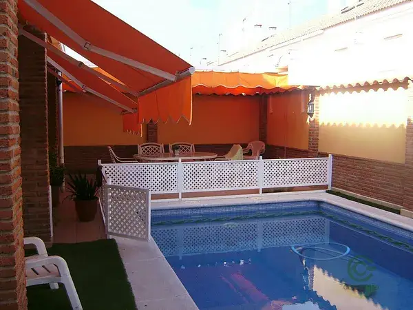 Adosado Doble con Piscina en Almendralejo