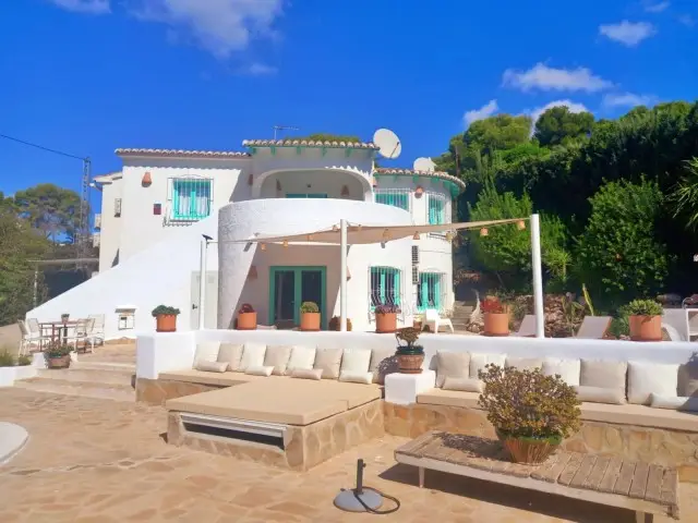 Casa-Villa de 2 Dormitorios alquiler Moraira, España