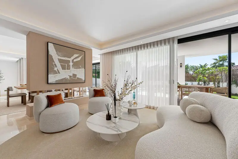 Villa en Venta Atalaya 5 Dormitorios 5 Baños Lujo Marbella