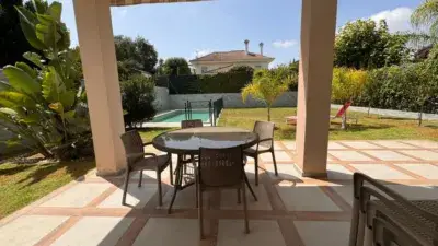 Chalet en Venta en Altillo 4 Dormitorios Piscina Jardin