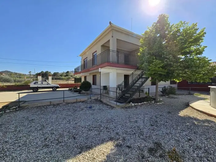 Villa de 6 Dormitorios en Venta