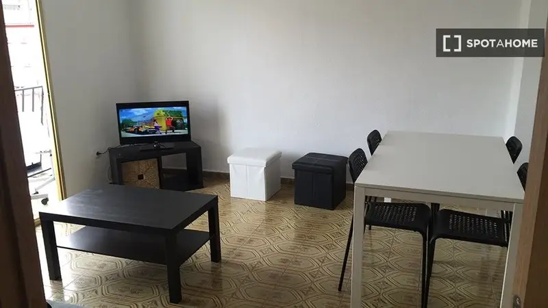 Apartamento 5 Dormitorios 1 Baño Valencia