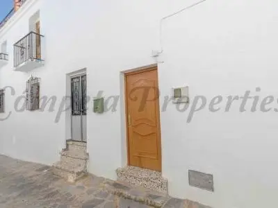 Casa Familiar con Vistas: Ideal para Vacaciones o Residencia