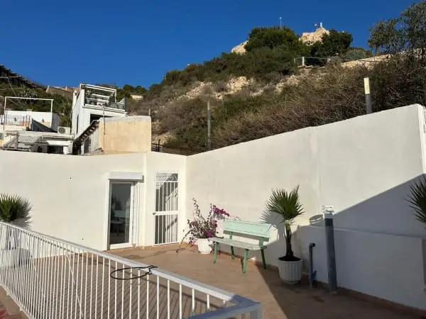 Estudio en Alicante con Terraza Privada de 100m2