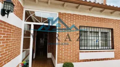 Chalet en Calera y Chozas con Patio 90m2 y Garaje