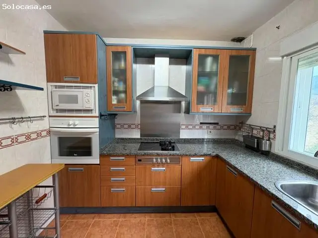 Chalet Independiente en Fuentenovilla con 3 Habitaciones y Amplia Parcela