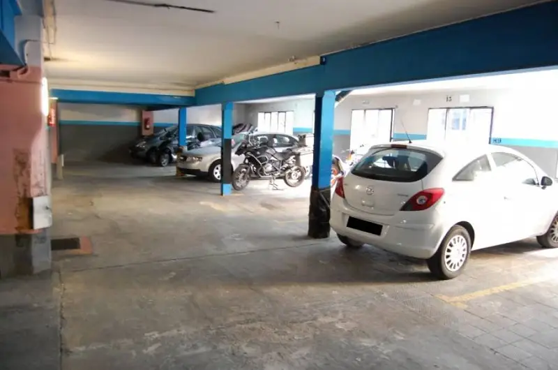 Venta Local Comercial Badalona 1600m2 32 Plazas Garaje