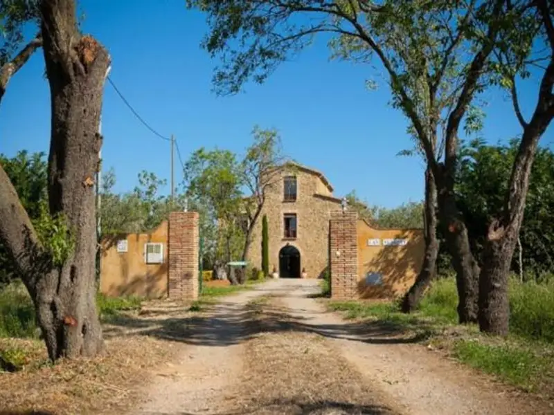 Masía Catalana en Baix Empordà con 8000m² y Piscina