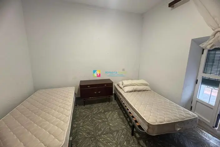 Casa de Pueblo con 7 Dormitorios y Vistas Espectaculares en Suflí