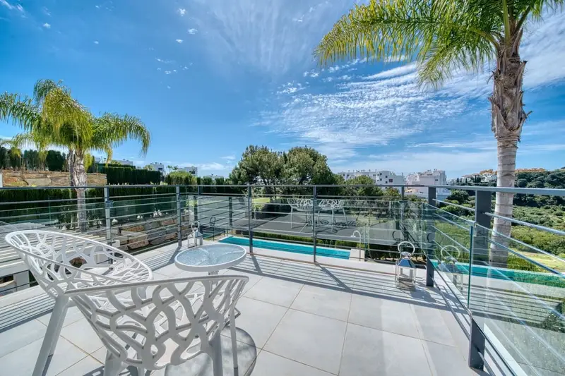 Chalet de Lujo en Estepona con Vistas Panorámicas