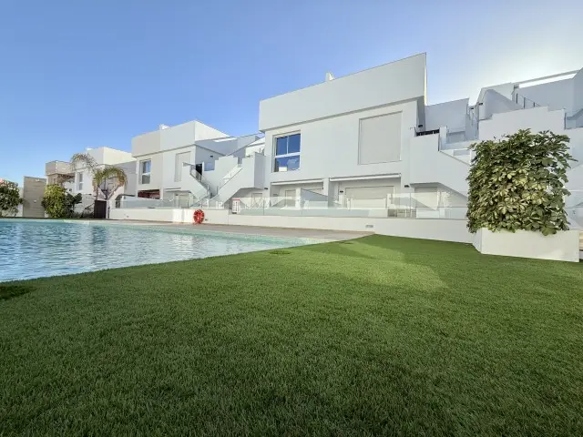 Apartamento en venta Pilar de la Horadada cerca del mar