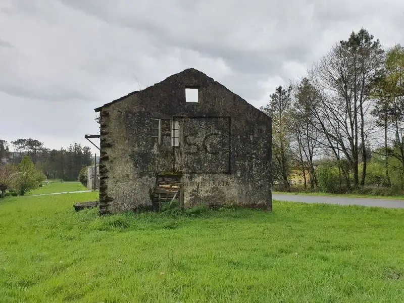Casa de Piedra para Restaurar en Xestoso Monfero