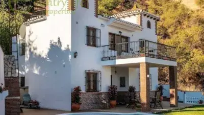 Chalet en venta en Iznate