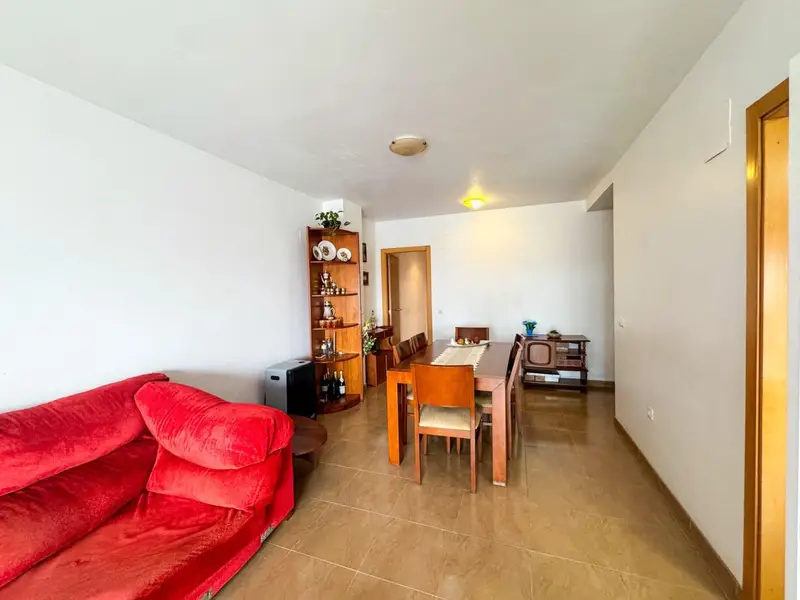 Piso en venta en Nules: 4 dormitorios, 2 baños, garaje opcional