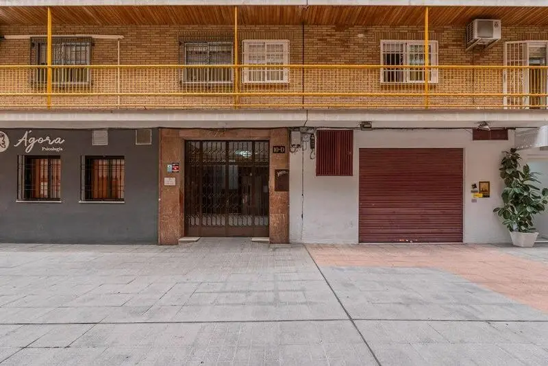 Cochera y Trastero en Venta Granada