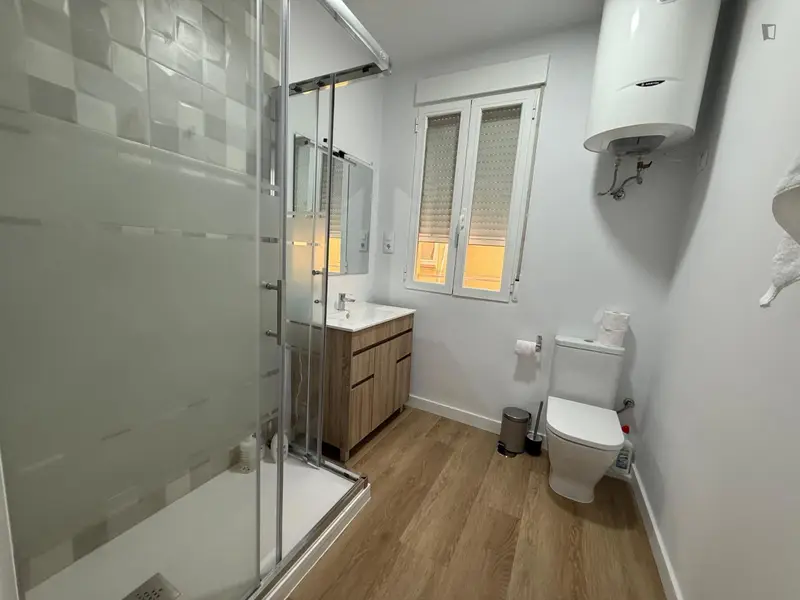 Habitacion Doble en Piso de 120m2 en Madrid