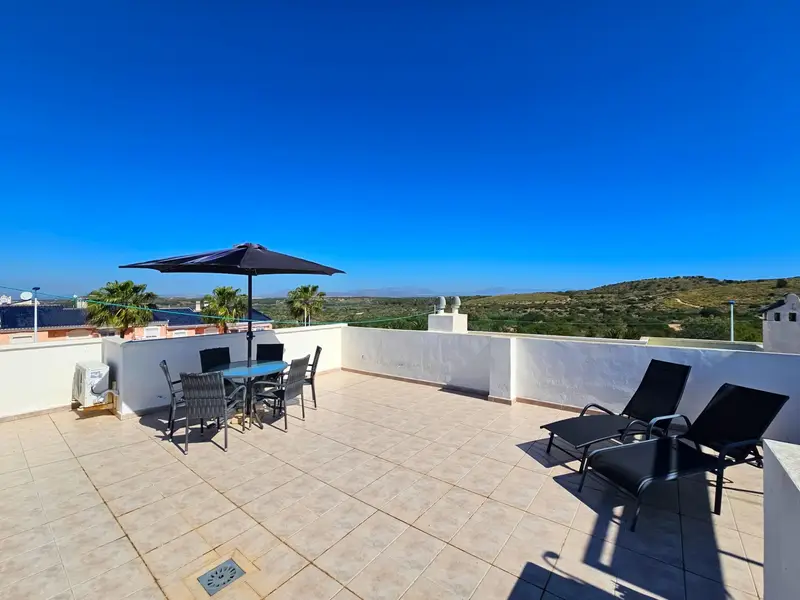 Bungalow en Gran Alacant cerca de la playa con piscina