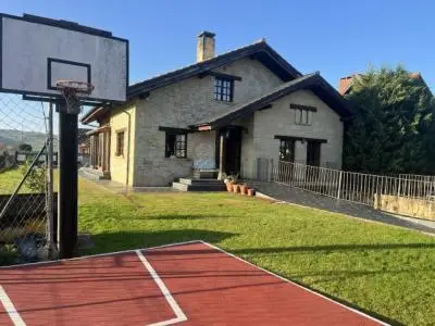 Chalet independiente en venta en Hinojedo Cantabria